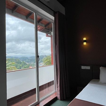 The Skydeck Kandy Luaran gambar