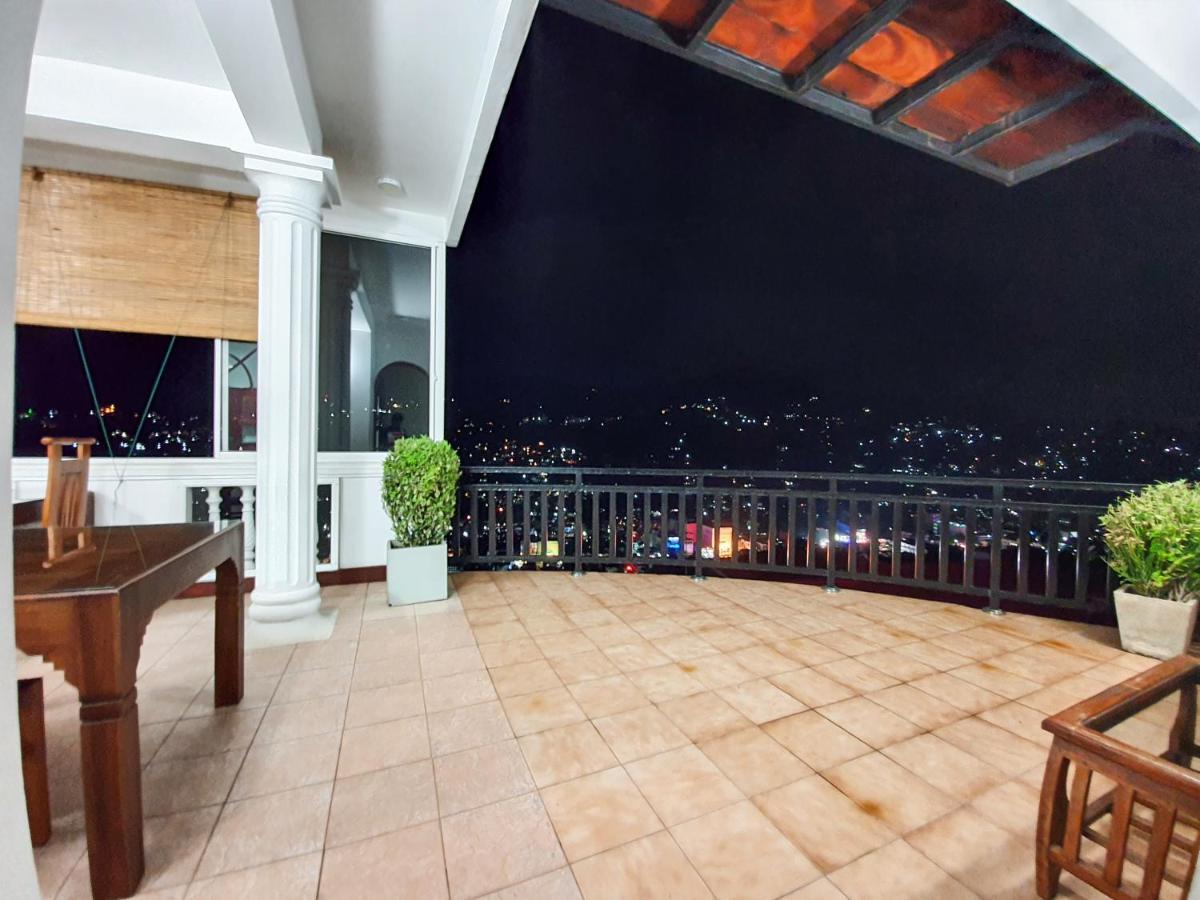 The Skydeck Kandy Luaran gambar