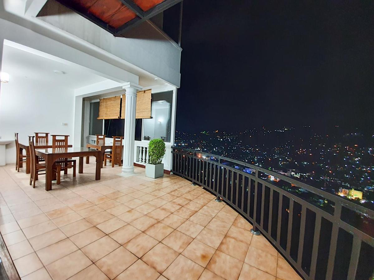 The Skydeck Kandy Luaran gambar