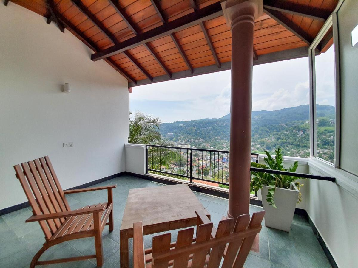 The Skydeck Kandy Luaran gambar