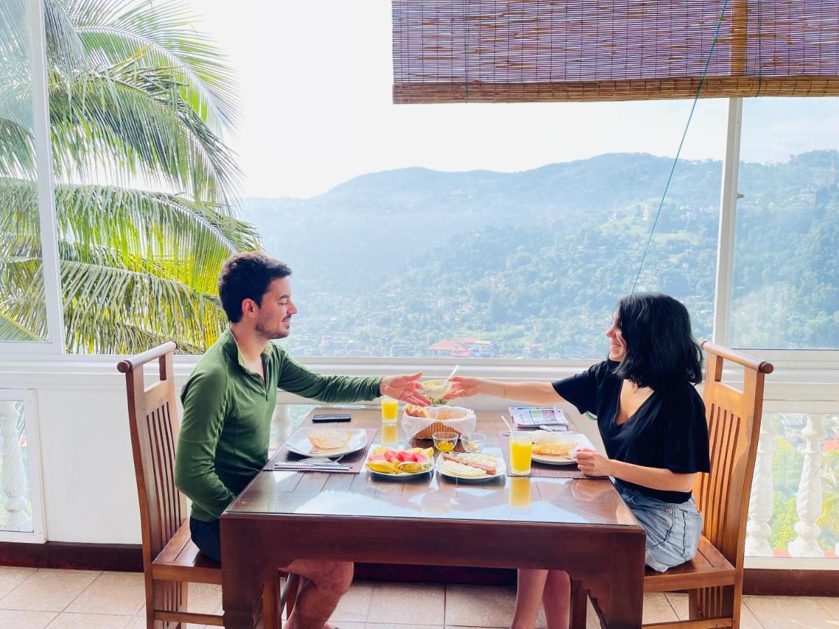 The Skydeck Kandy Luaran gambar